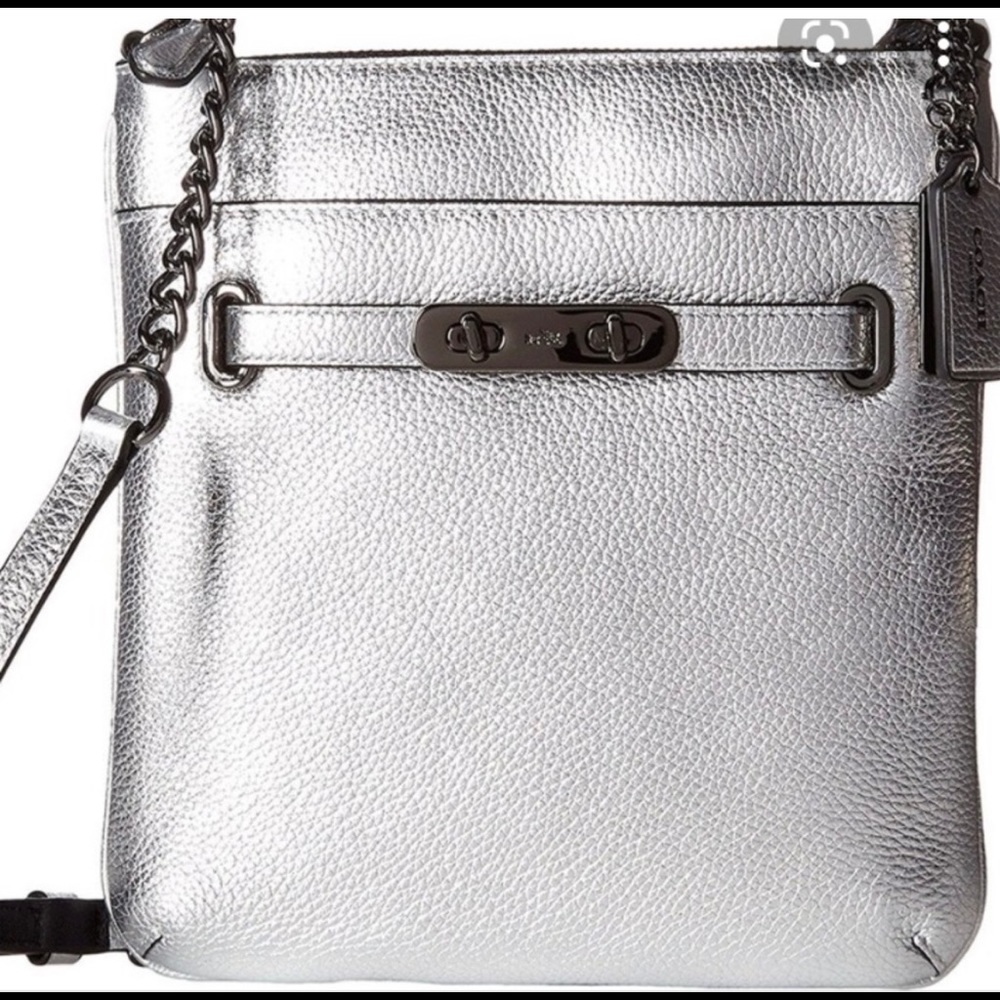 Rare pebble print coach messenger bag brand new never been worn
